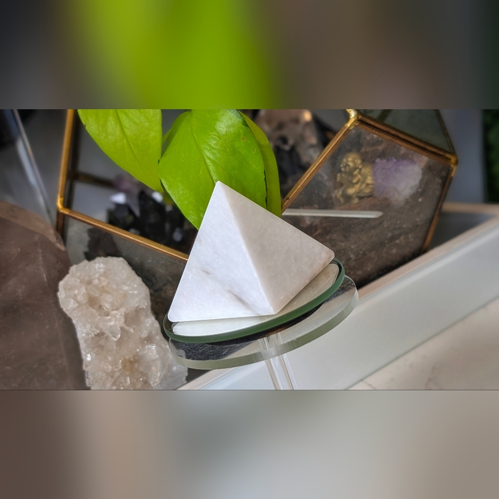 White Onyx Stone Crystal Pyramid
